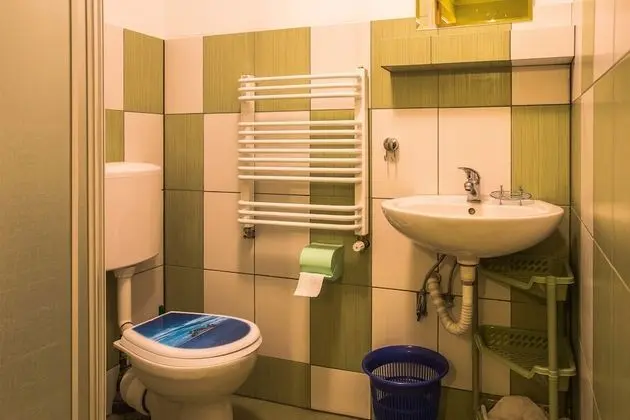 Dört Kişilik Oda, Özel Banyo (1)