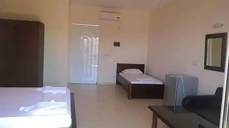 Üç Kişilik Oda