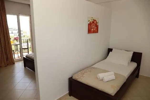 Üç Kişilik Oda