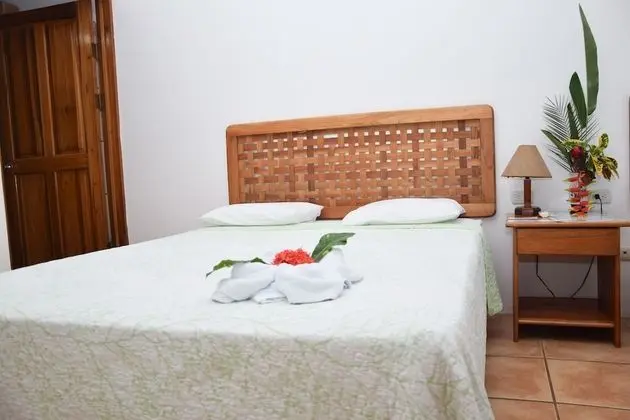 Tek Büyük Yataklı Oda, Havuz Manzaralı