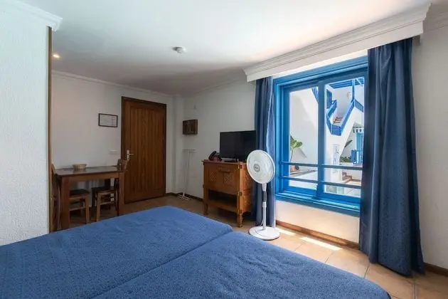 Stüdyo, Havuz Manzaralı
