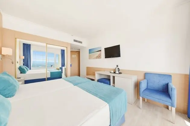 Tek Büyük Yataklı Oda, Balkon, Deniz Manzaralı