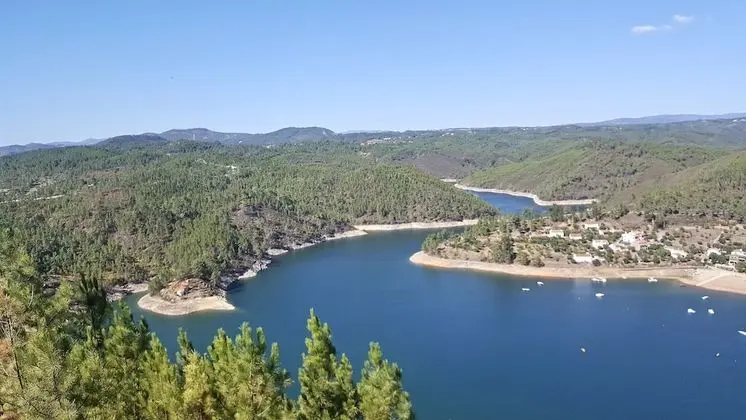 Ev, 1 Büyük (Queen) Boy Yatak