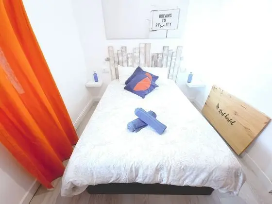 Basic Tek Büyük Yataklı Oda