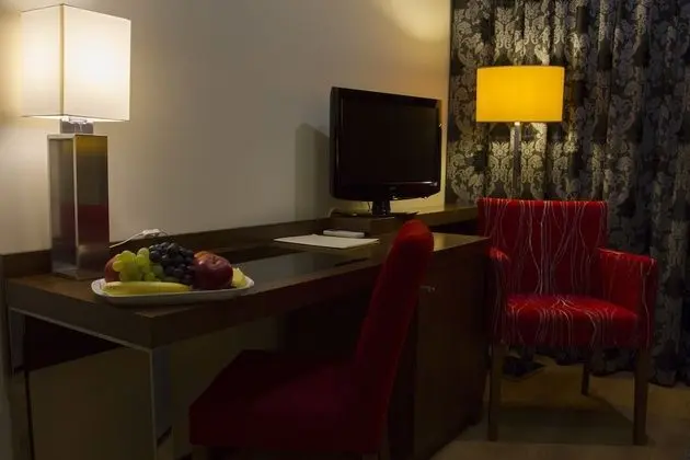 Büyük Yataklı Tek Kişilik Oda