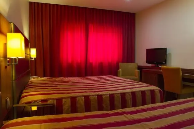 Büyük Yataklı Tek Kişilik Oda