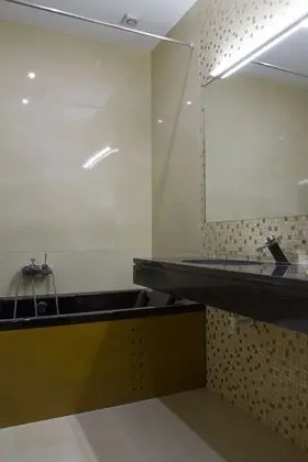 Büyük Yataklı Tek Kişilik Oda