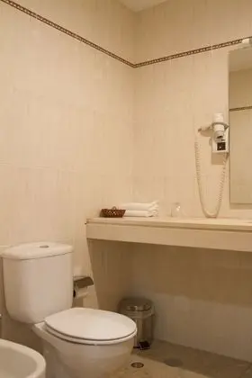 Büyük Yataklı Tek Kişilik Oda