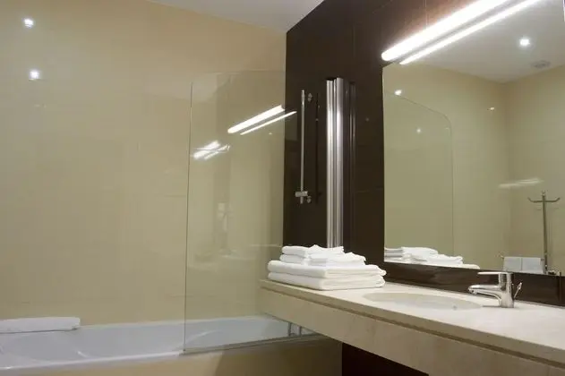 Superior Tek Büyük veya İki Ayrı Yataklı Oda