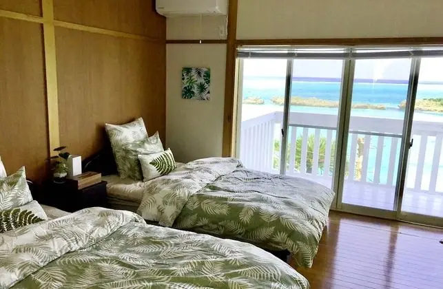 Ev (Private Vacation)