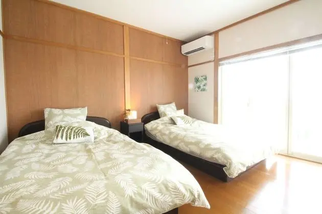 Ev (Private Vacation)