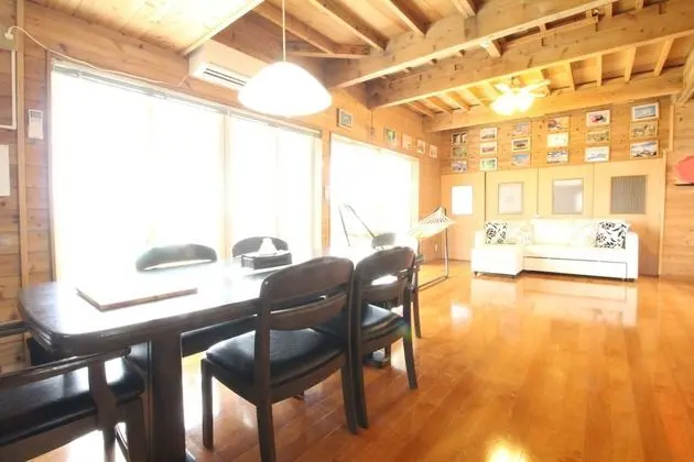 Ev (Private Vacation)