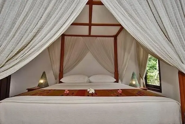 Luxury Villa, Sigara İçilmez