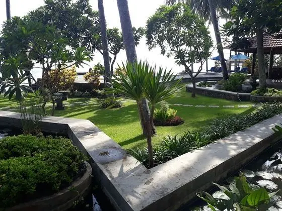 Luxury Villa, Sigara İçilmez