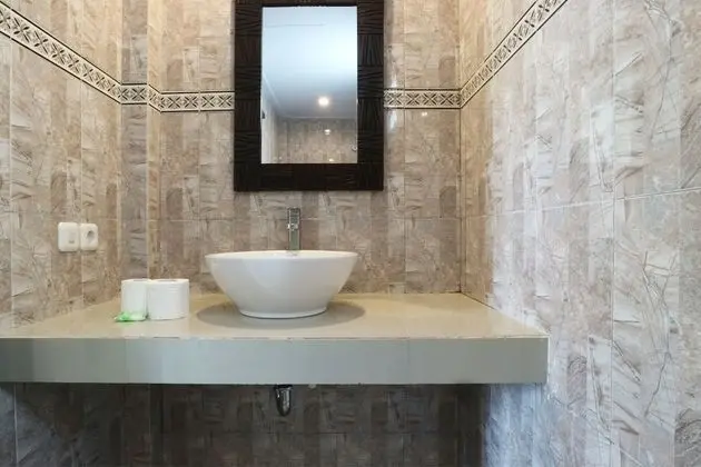 Deluxe Oda, Sigara İçilmez