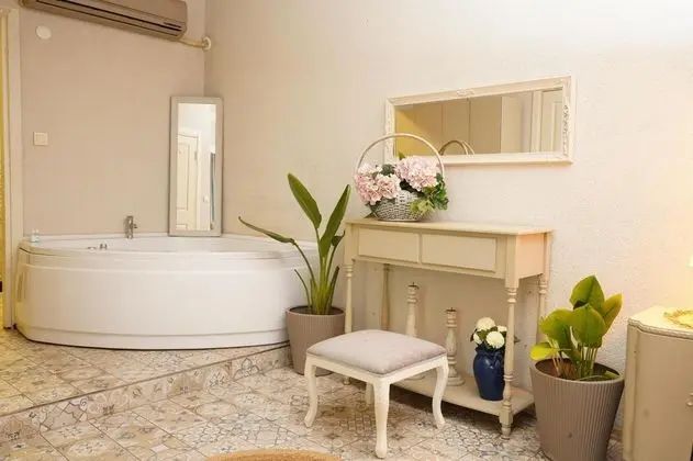 Şömineli Bungalow, Bahçe Manzaralı, Bahçe Katı
