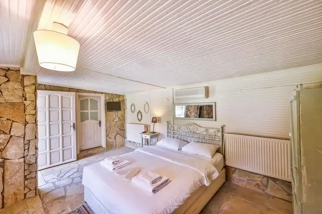 Şömineli Bungalov - Bahçe Manzaralı, Bahçe Katı