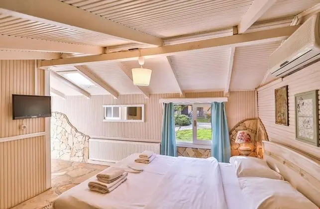 Şömineli Bungalov - Bahçe Manzaralı, Bahçe Katı