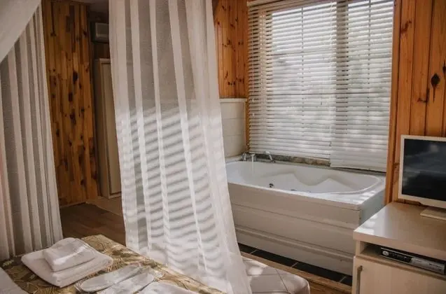 Jakuzili Junior Suite Oda