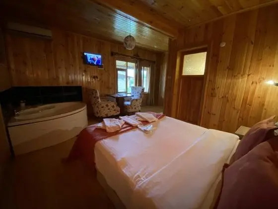 Deluxe Jakuzili Suite