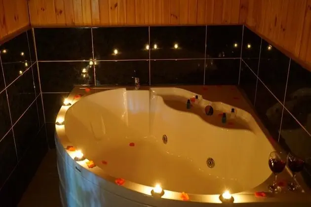 Deluxe Jakuzili Bungalow