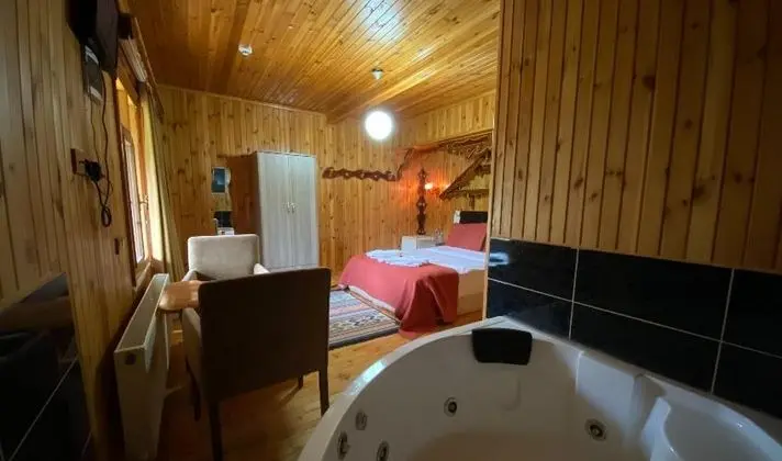 Deluxe Jakuzili Bungalow