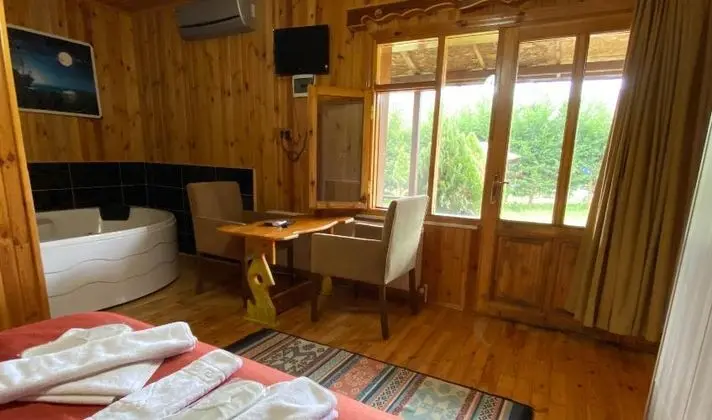 Deluxe Jakuzili Bungalow