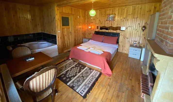 Jakuzili Ve Şömineli Lüx Bungalow