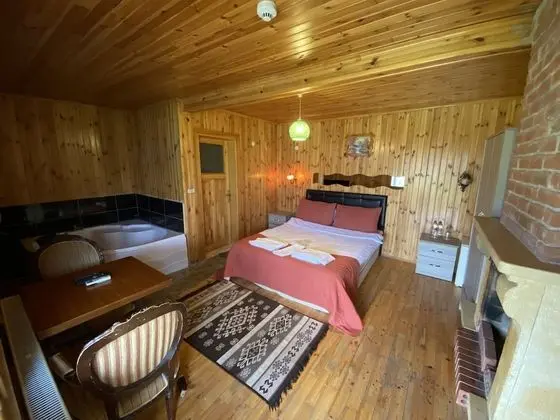 Luxury Tek Büyük Yataklı Oda