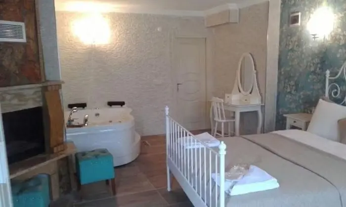 Jakuzili Sömineli Luxury Suite Oda