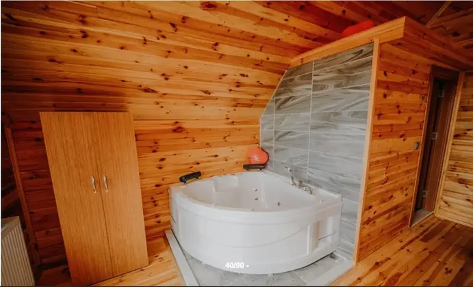 Deniz Manzaralı Jakuzili Japon Bungalow Oda