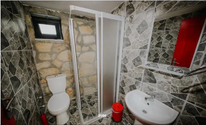Deniz Manzaralı Teraslı Taş Bungalow Oda