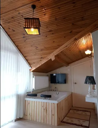 Somineli Jakuzili Suite Oda