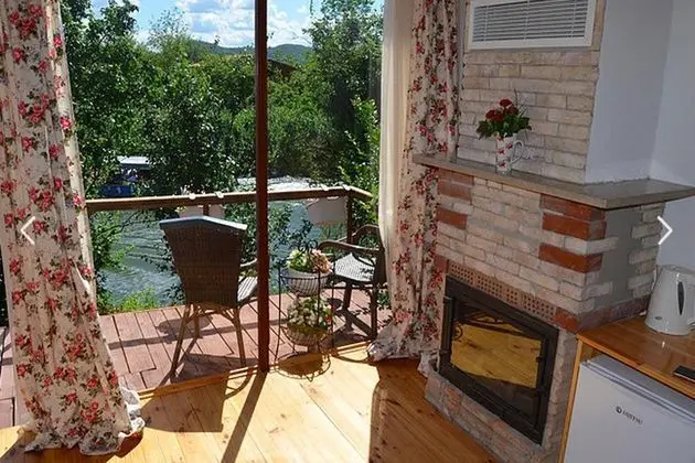 Öykü 2 Şömineli Bungalow