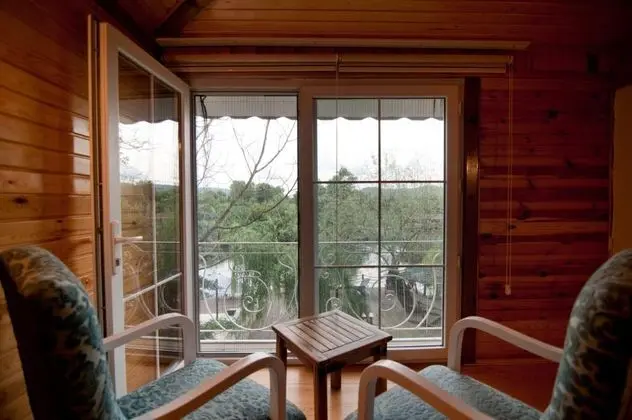 Nehir Manzarali Bungalow Oda