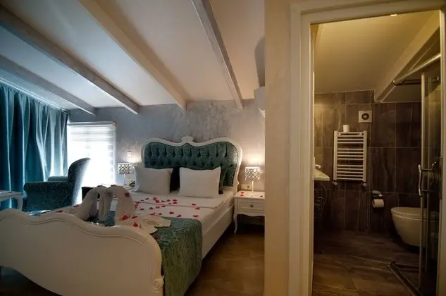 Deluxe Tek Büyük Yataklı Oda (with Whirlpool)