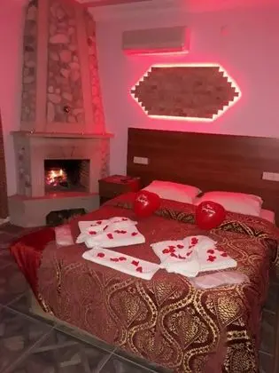Jakuzili ve Şömineli Standart Oda, Bahçe Manzaralı