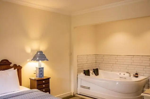 Private spa tub