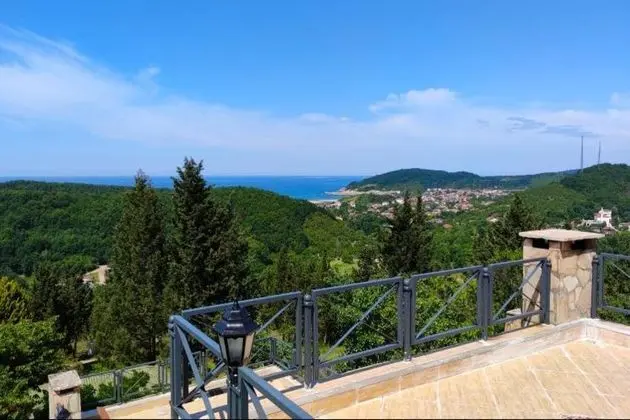 Deluxe Queen Suite Teraslı Orman Ve Deniz Manzaralı Oda