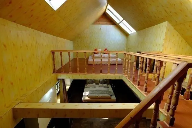 Duplex Hut