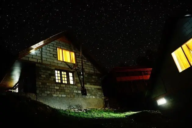 Duplex Hut