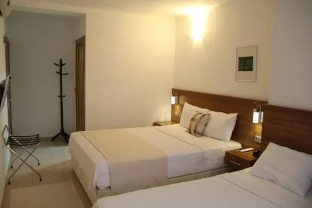 Triple, Şehir Manzaralı