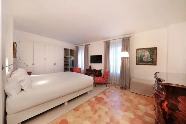 Deluxe Büyük Yataklı Tek Kişilik Oda