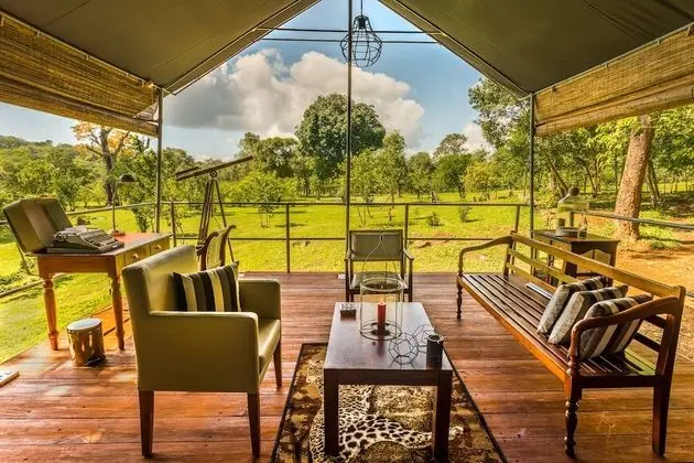 Tent with a Bushwalk Trekking