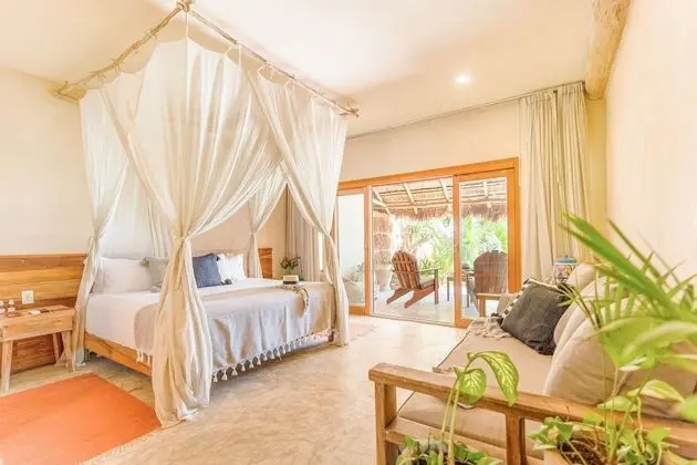 Junior Suite Oceanfront Beach level