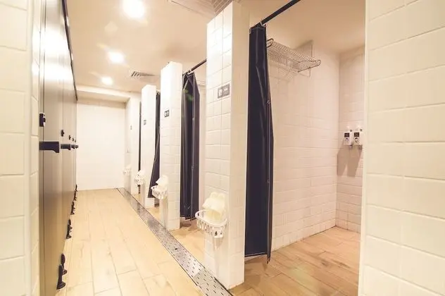 Tek Kişilik Oda, 1 Çift Kişilik Yatak, Ortak Banyo