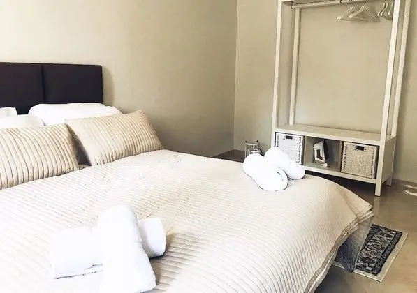 Premium Tek Büyük Yataklı Oda