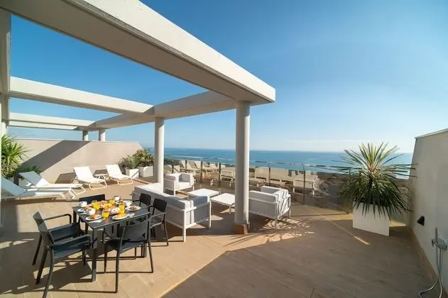 Premium Çatı Katı Süiti (Penthouse)