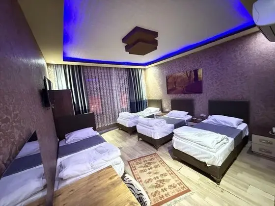 Triple, Manzarasız, 1. Kat