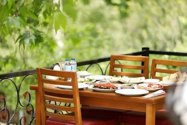 Deluxe Oda, Bahçe Manzaralı, Balkonlu